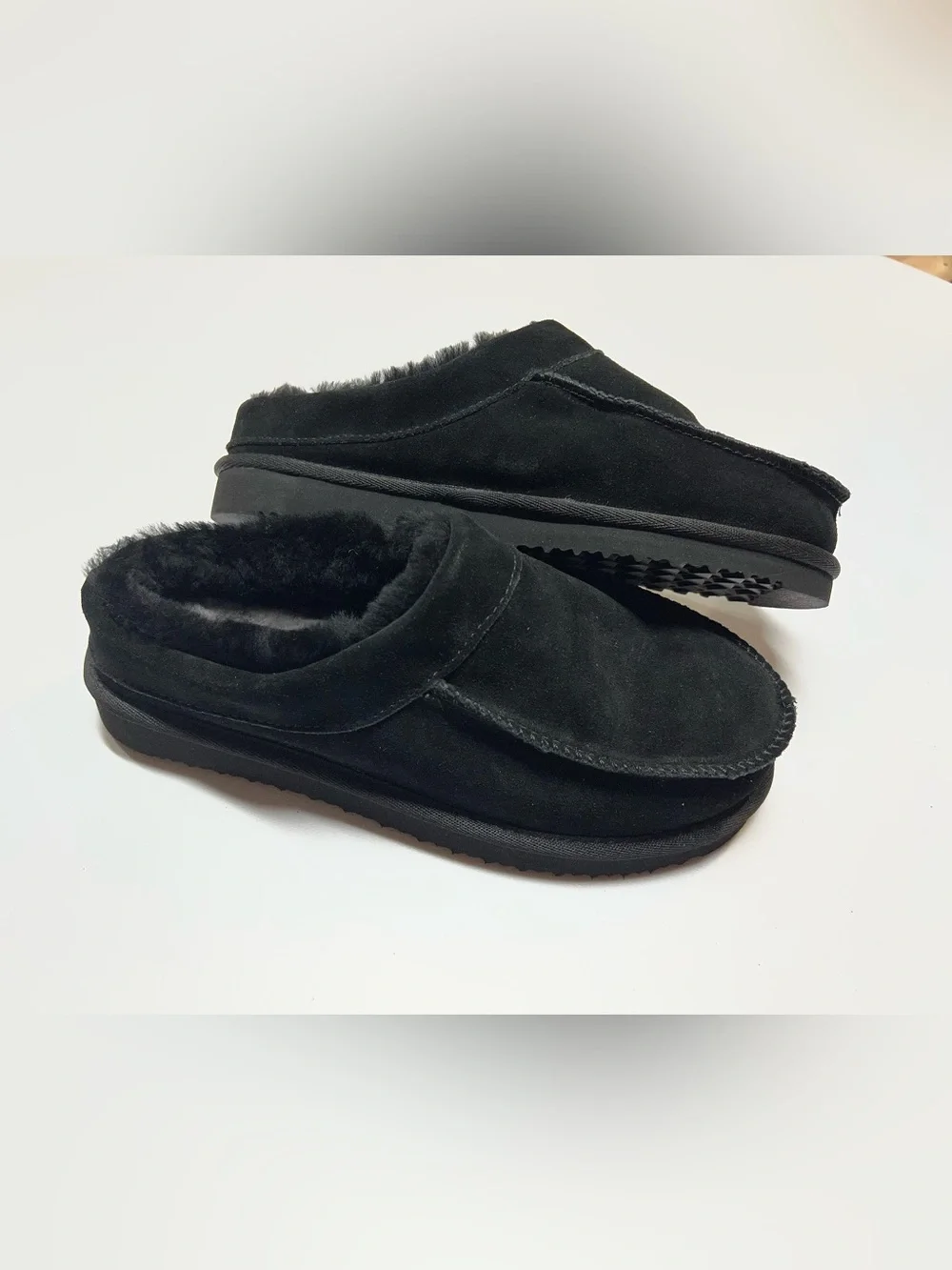 Men’s Black Cozy Fur-Lined Slip-On Slippers 9